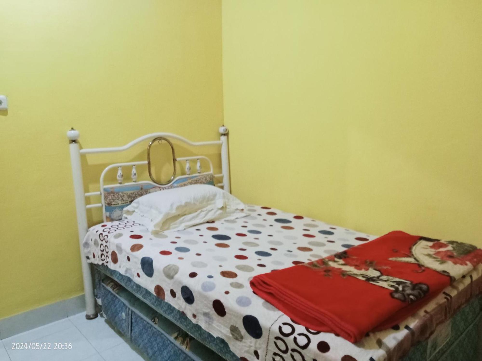 Petra Homestay Bangka Leda Рутенг Екстер'єр фото